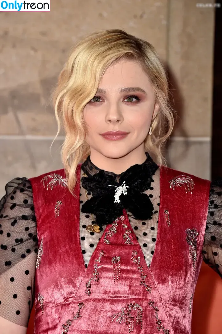 Chloe Grace Moretz nude photo #0553 (ChloeGMoretz)