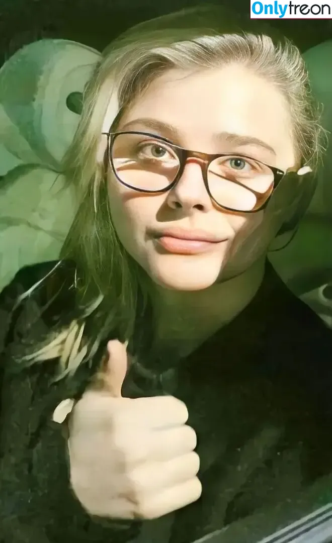 Chloe Grace Moretz nude photo #0565 (ChloeGMoretz)
