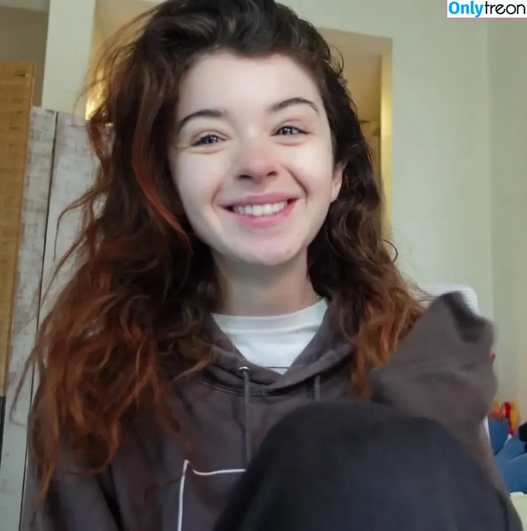 Chloe Lockley nude photo #0197 (chloelockleyy)