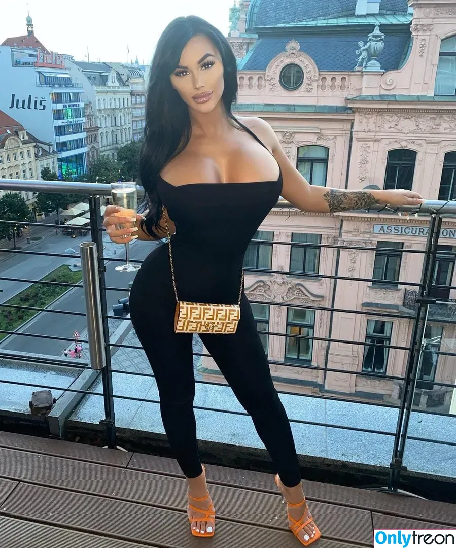 Chloe Love nude photo #0003 (ChloeL_x1 / chloeloveofficial / loveachloe)