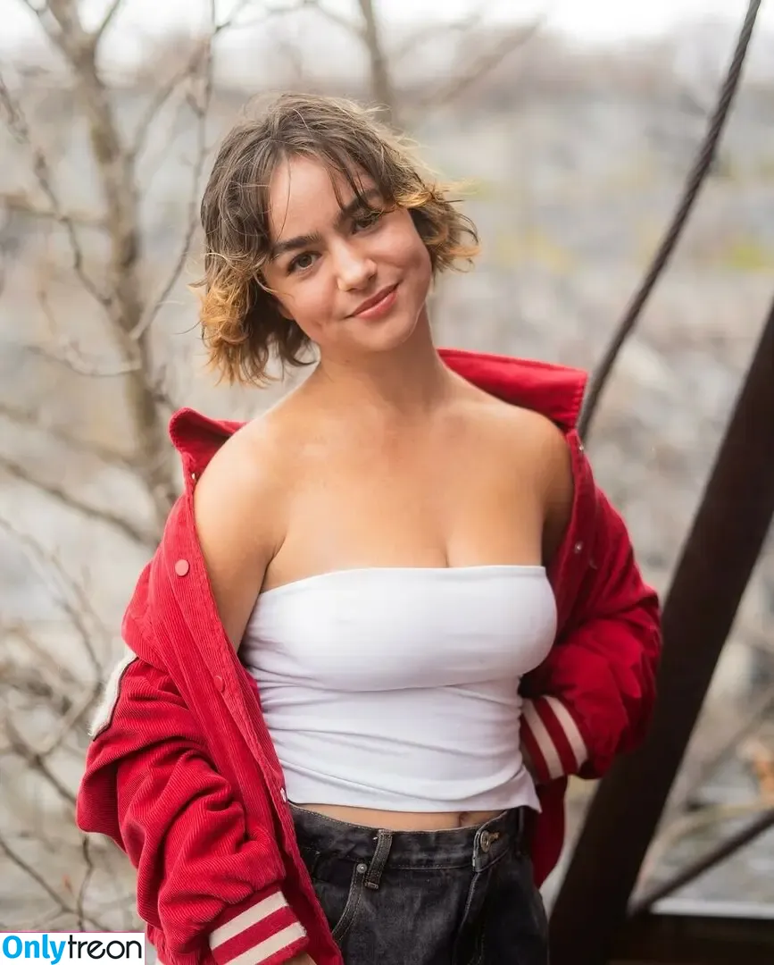 Chloe Reynolds nude photo #0118 (chloegreynolds)