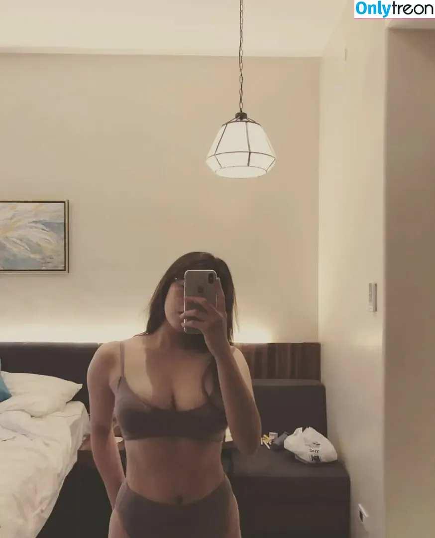 Chloe Ronquillo nude photo #0006 (chloeronqs)