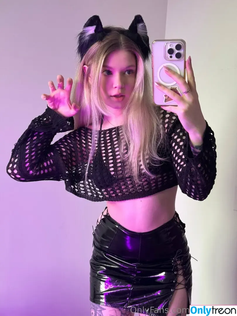 chloepixel nude photo #0033 (chloegam3r)