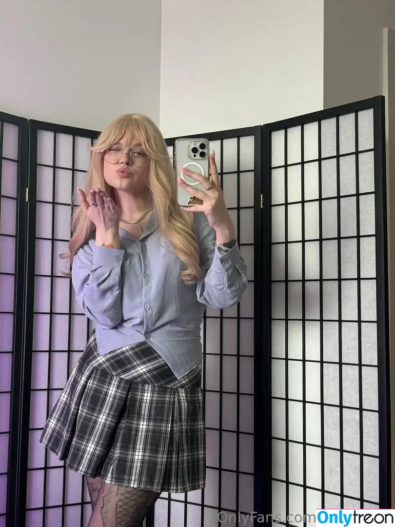 chloepixel nude photo #0047 (chloegam3r)