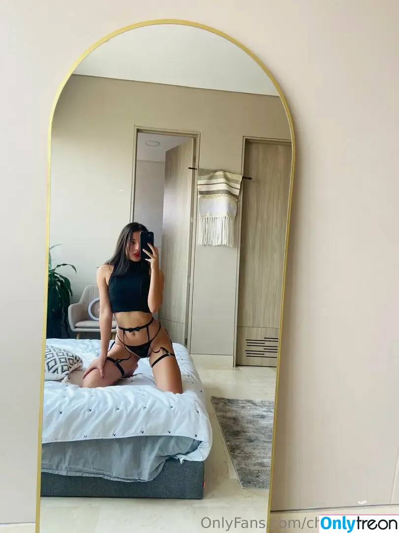 chloestarsxo nude photo #0005 (itschloestars)