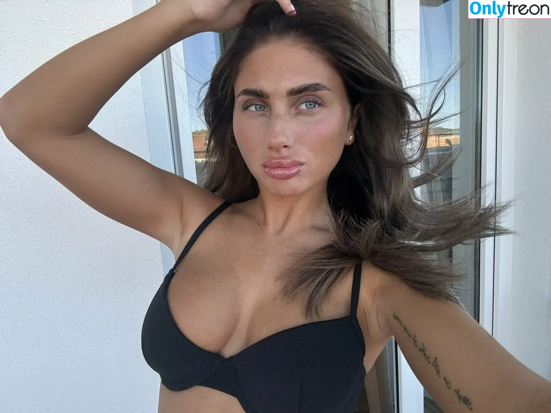 Chloewxlker nude photo #0034 (chloewxlker._ / prinnycx)