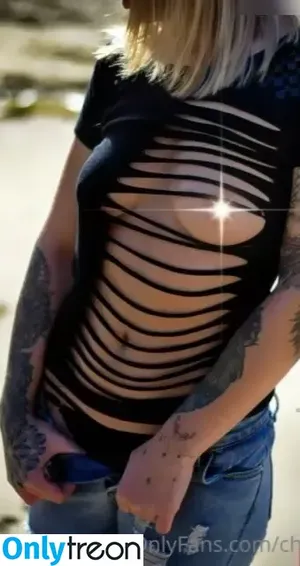 CHRISCHTIIN nude photo #0004