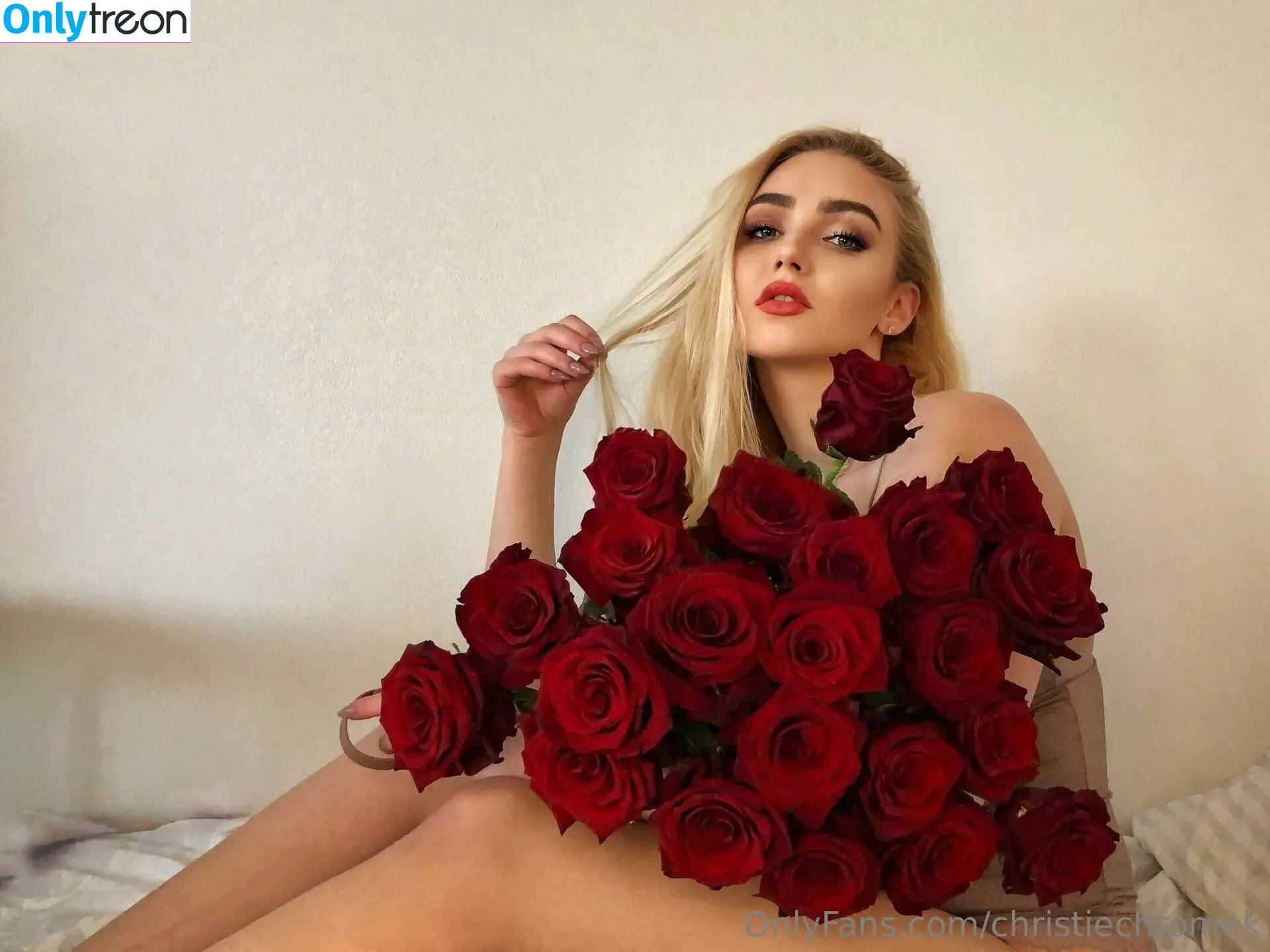 christiechromek nude photo #0002 (christiechromek)