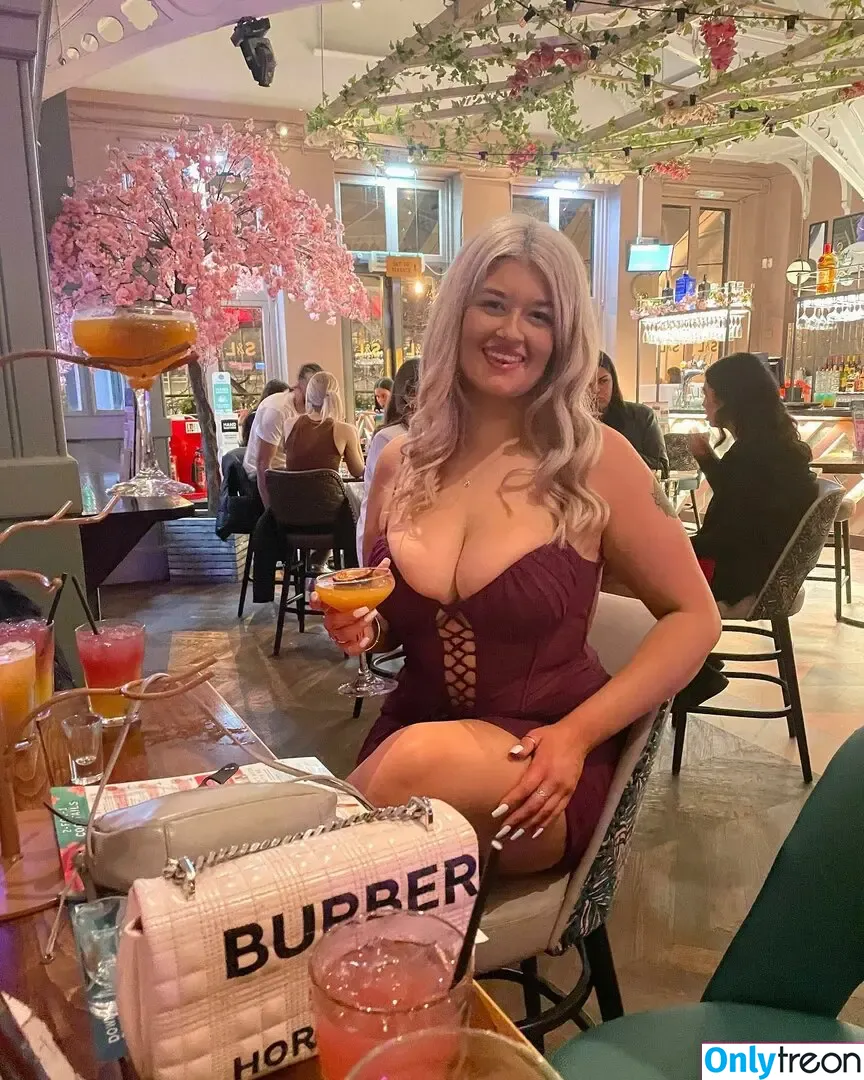 christieewhitley88 nude photo #0020 (christieewhitley / elisechristie)