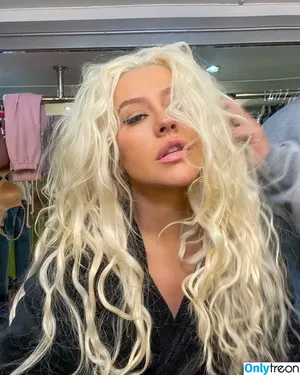 Christina Aguilera / XTINA nude photo #0077