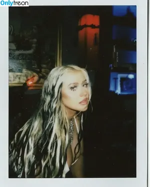 Christina Aguilera / XTINA nude photo #0478