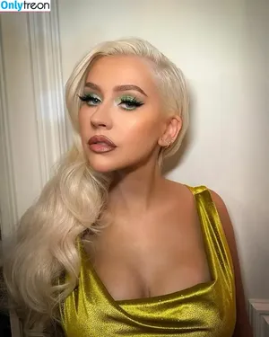 Christina Aguilera / XTINA nude photo #0858