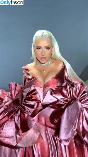 Christina Aguilera / XTINA nude photo #0911