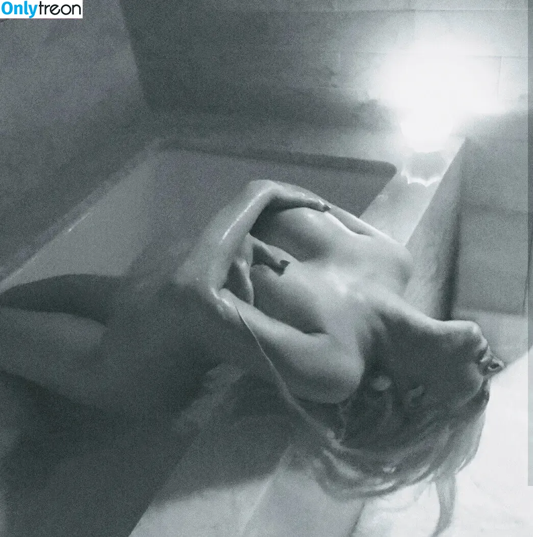 Christina Aguilera nude photo #0230 (XTINA)