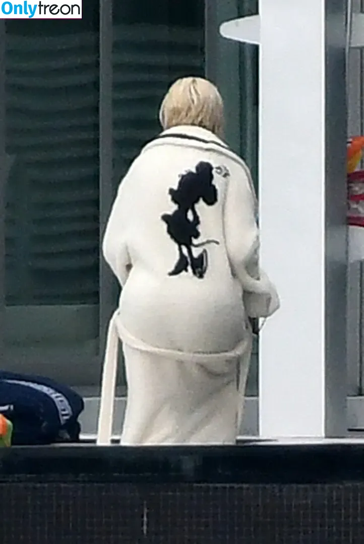 Christina Aguilera nude photo #0288 (XTINA)