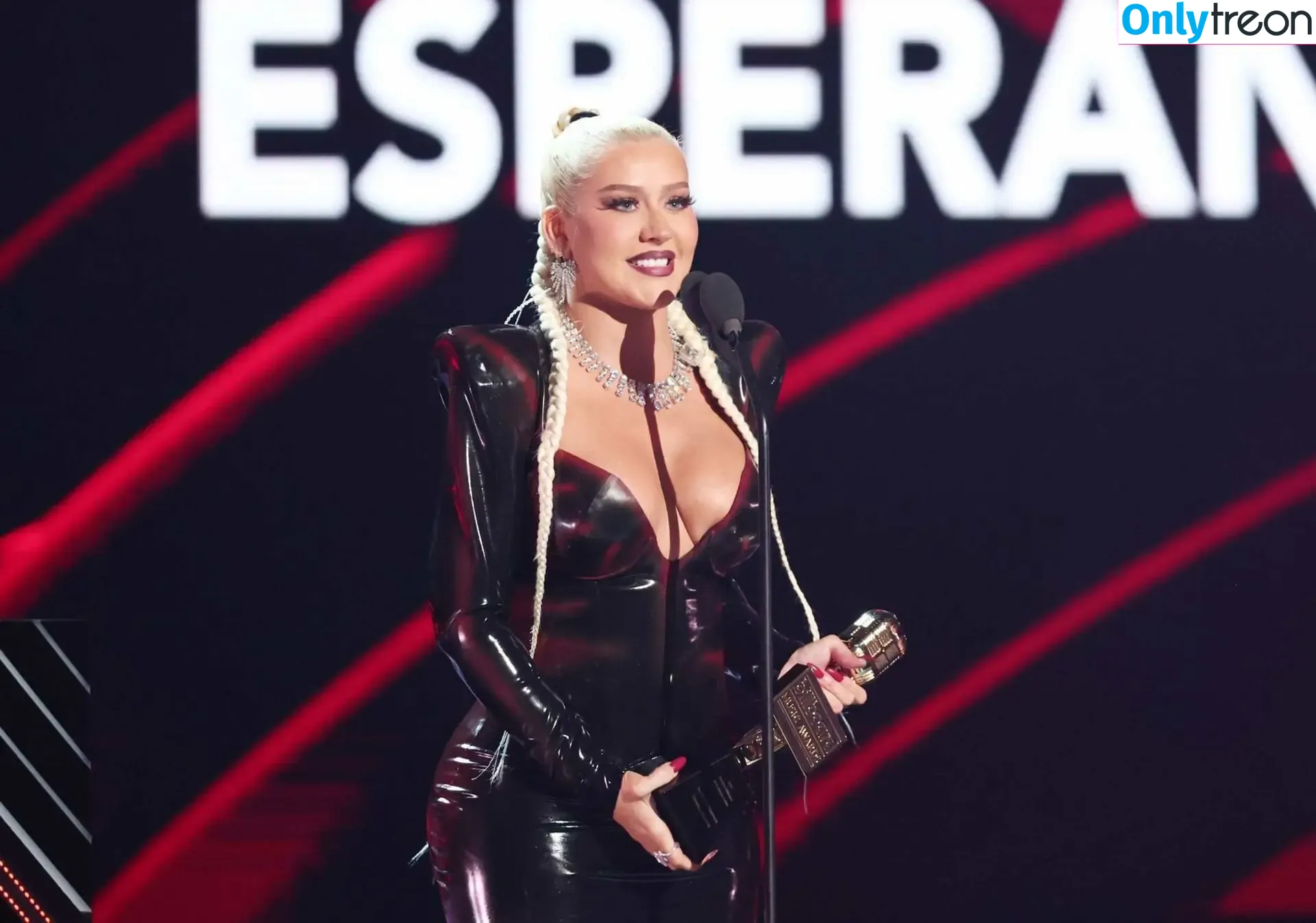 Christina Aguilera nude photo #0453 (XTINA)
