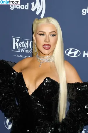 Christina Aguilera / XTINA nude photo #1023