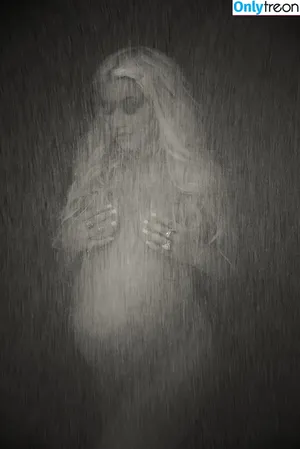 Christina Aguilera / XTINA nude photo #1098