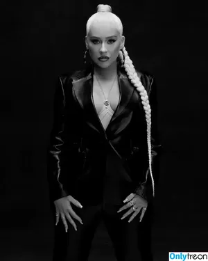 Christina Aguilera / XTINA nude photo #1134