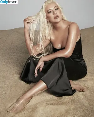 Christina Aguilera / XTINA nude photo #1137