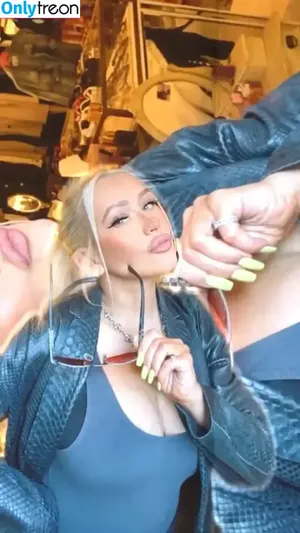 Christina Aguilera / XTINA nude photo #1217