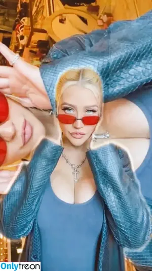 Christina Aguilera / XTINA nude photo #1218