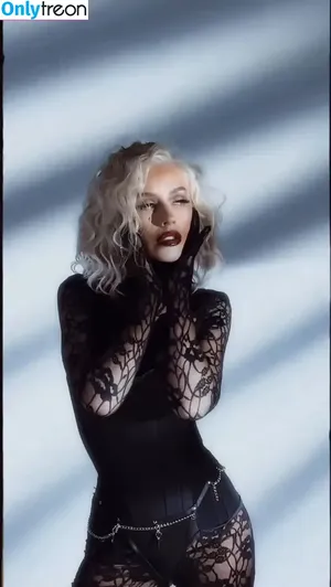 Christina Aguilera / XTINA nude photo #1429