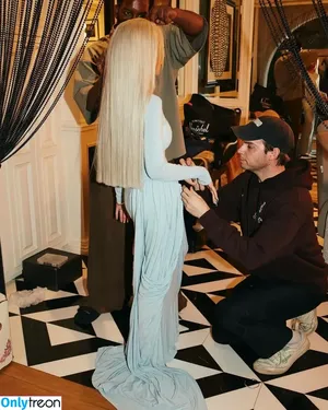 Christina Aguilera / XTINA nude photo #1436