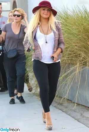 Christina Aguilera / XTINA nude photo #1833