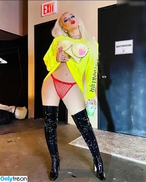 Christina Aguilera / XTINA nude photo #1926