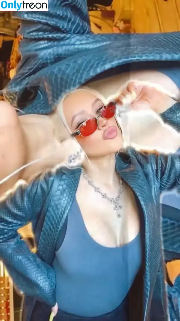 Christina Aguilera nude photo #1215 (XTINA)