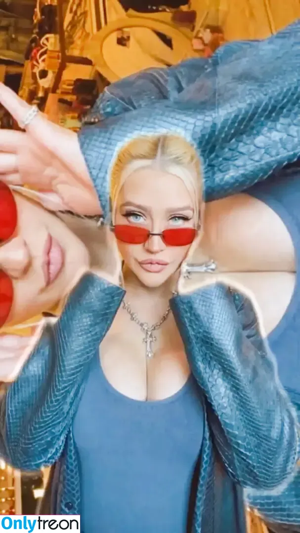 Christina Aguilera nude photo #1218 (XTINA)