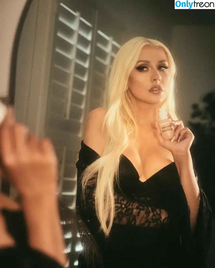 Christina Aguilera nude photo #1395 (XTINA)