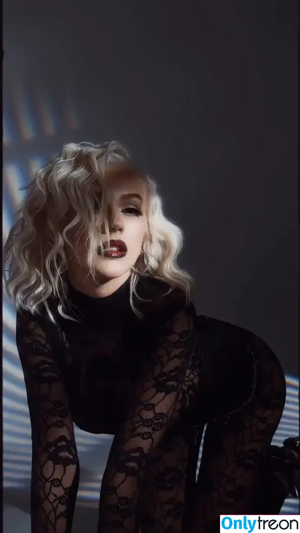 Christina Aguilera nude photo #1432 (XTINA)