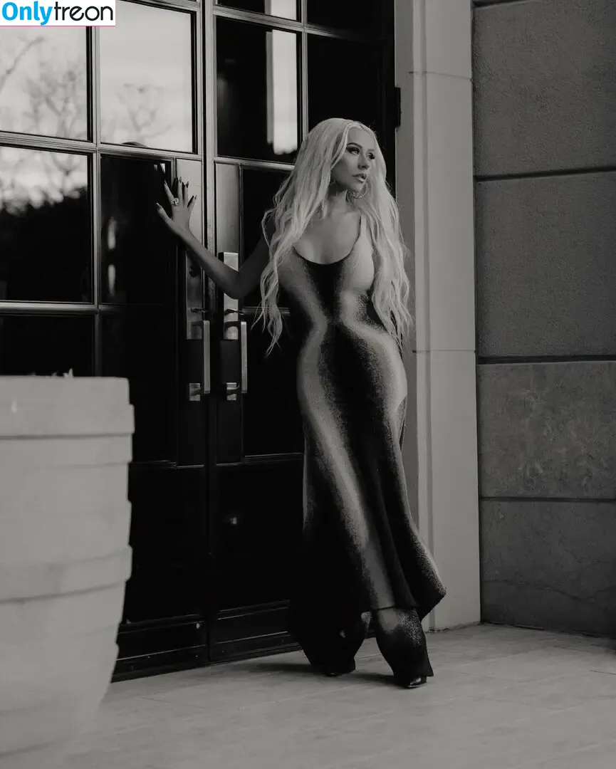 Christina Aguilera nude photo #1533 (XTINA)