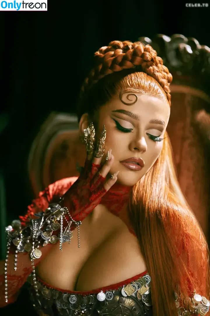Christina Aguilera nude photo #1894 (XTINA)