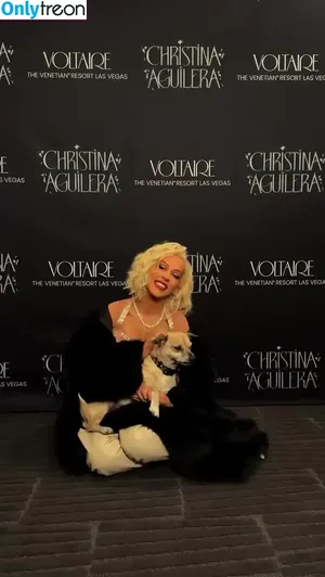 Christina Aguilera / XTINA nude photo #2070