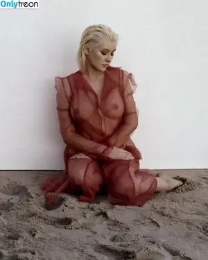 Christina Aguilera / XTINA nude photo #2212