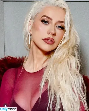Christina Aguilera / XTINA nude photo #2301
