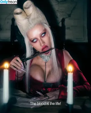 Christina Aguilera / XTINA nude photo #2417