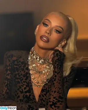 Christina Aguilera / XTINA nude photo #2449
