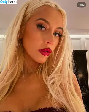 Christina Aguilera / XTINA nude photo #2496