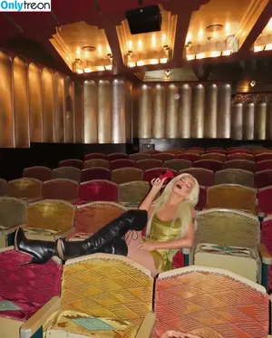 Christina Aguilera / XTINA nude photo #2882