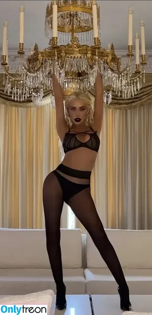 Christina Aguilera / XTINA nude photo #2885