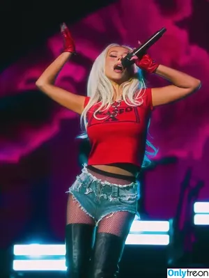 Christina Aguilera / XTINA nude photo #2936