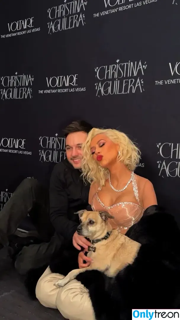Christina Aguilera nude photo #2065 (XTINA)