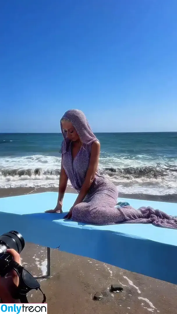 Christina Aguilera nude photo #2080 (XTINA)