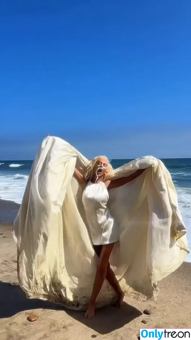 Christina Aguilera nude photo #2101 (XTINA)