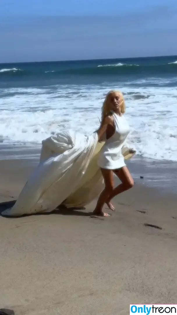 Christina Aguilera nude photo #2105 (XTINA)