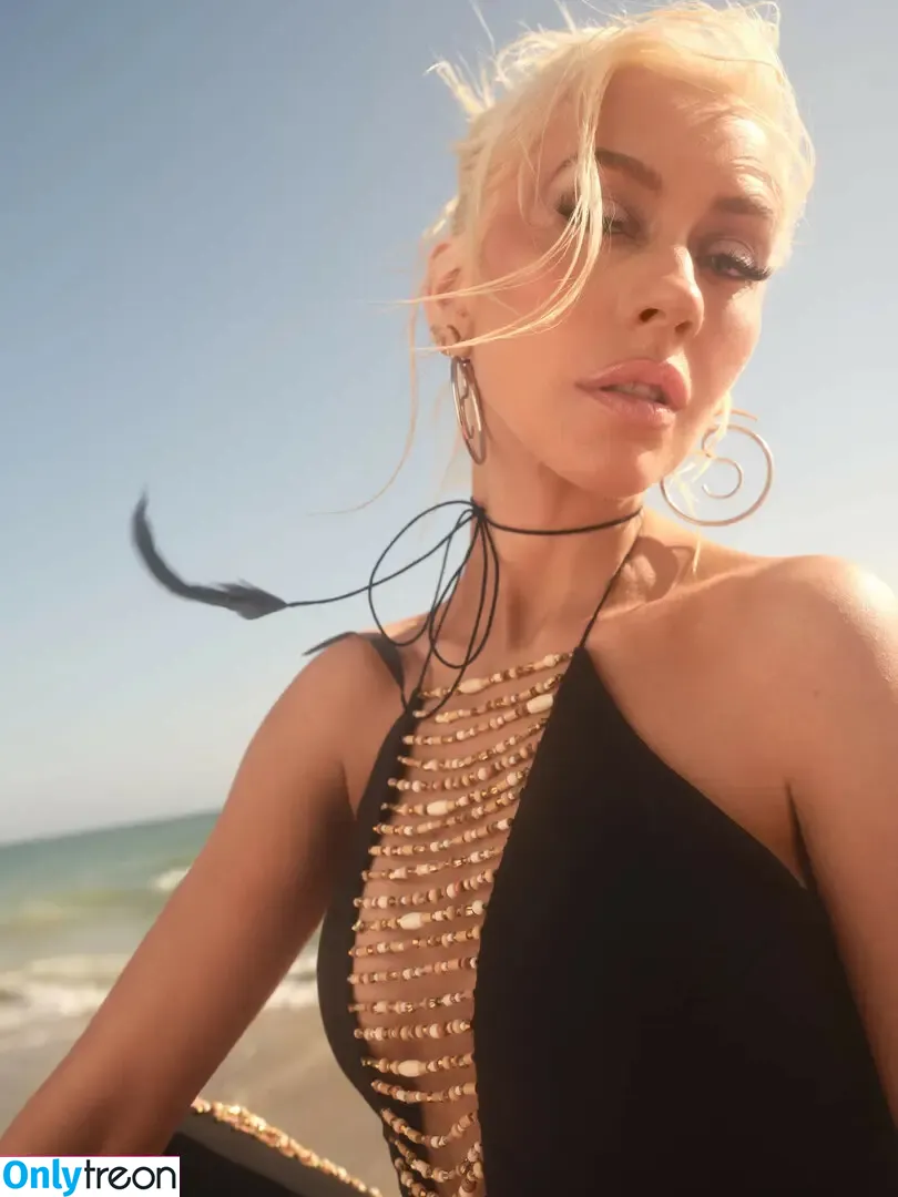 Christina Aguilera nude photo #2132 (XTINA)